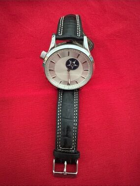 Sparo Silver Dial Watch with Dallas cowboy Star Accent and Black Leather Strap